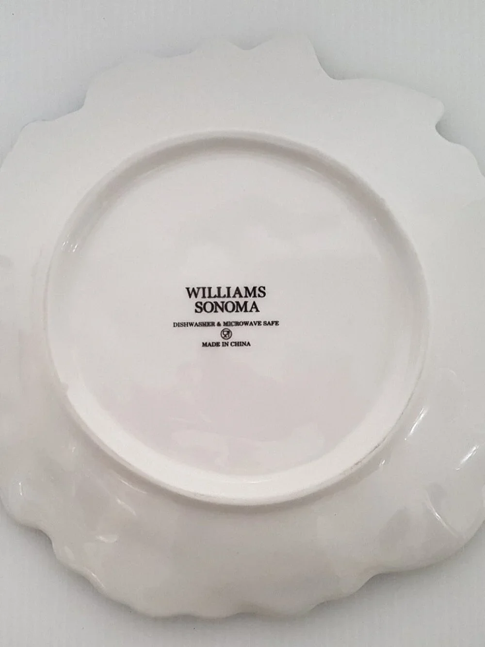 1 Williams Sonoma Figural Hydrangea Salad Plate 8.25